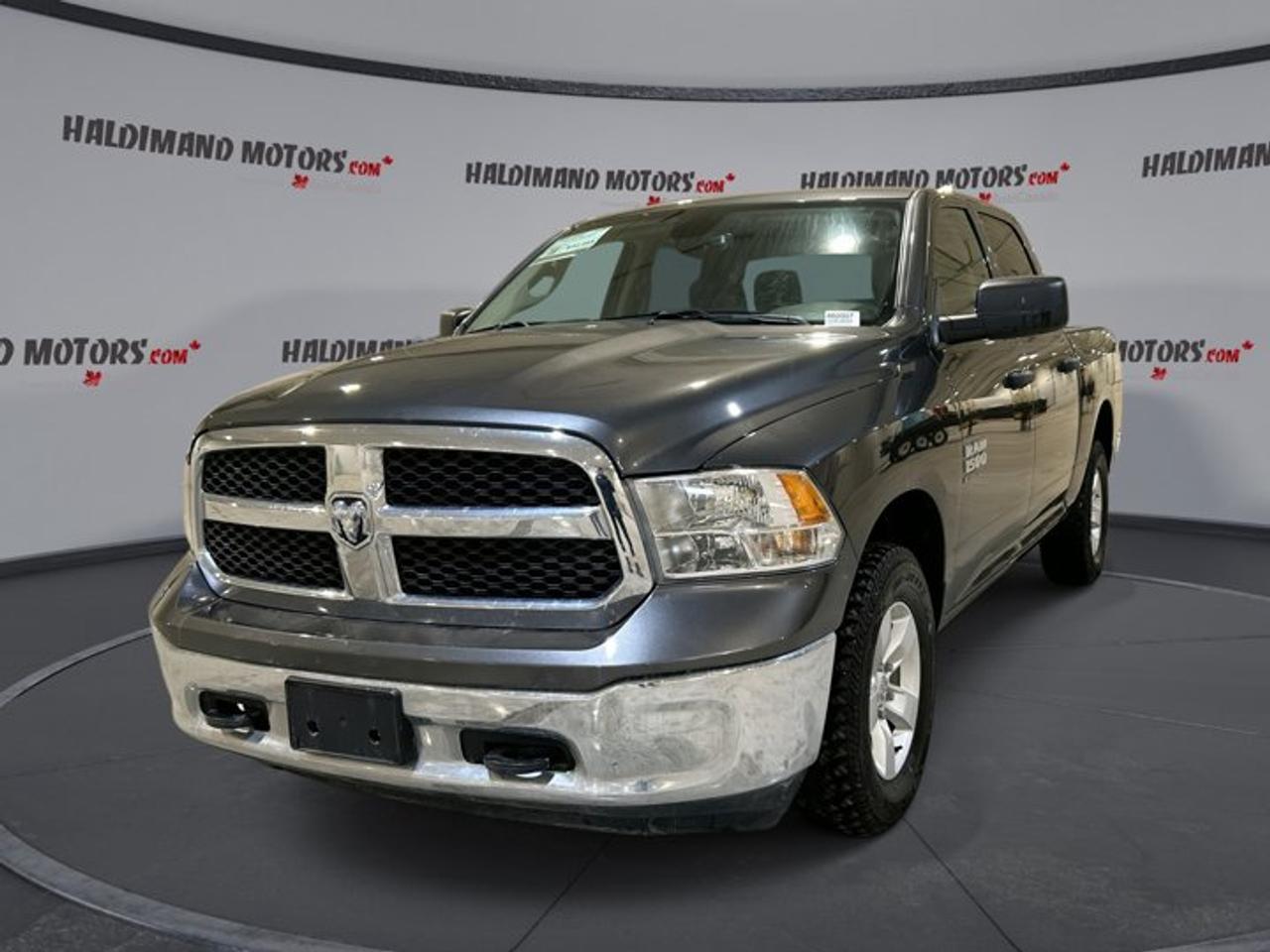 2022 RAM 1500 Classic SLT 4x4 Crew Photo0