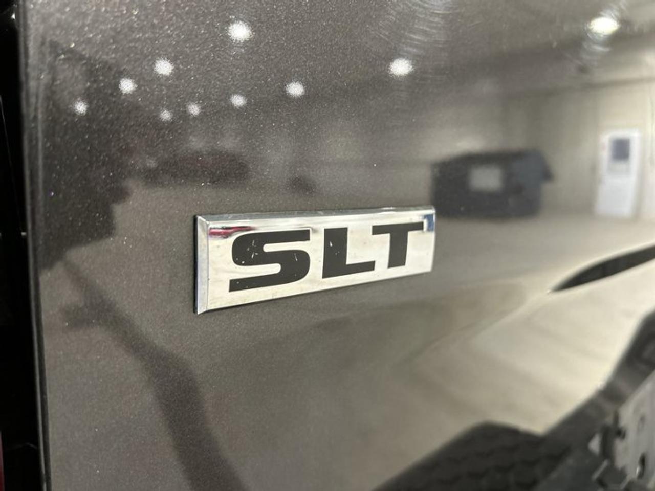 2022 RAM 1500 Classic SLT 4x4 Crew Photo