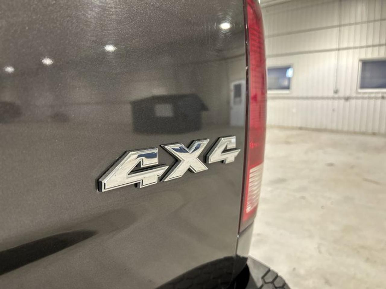 2022 RAM 1500 Classic SLT 4x4 Crew Photo