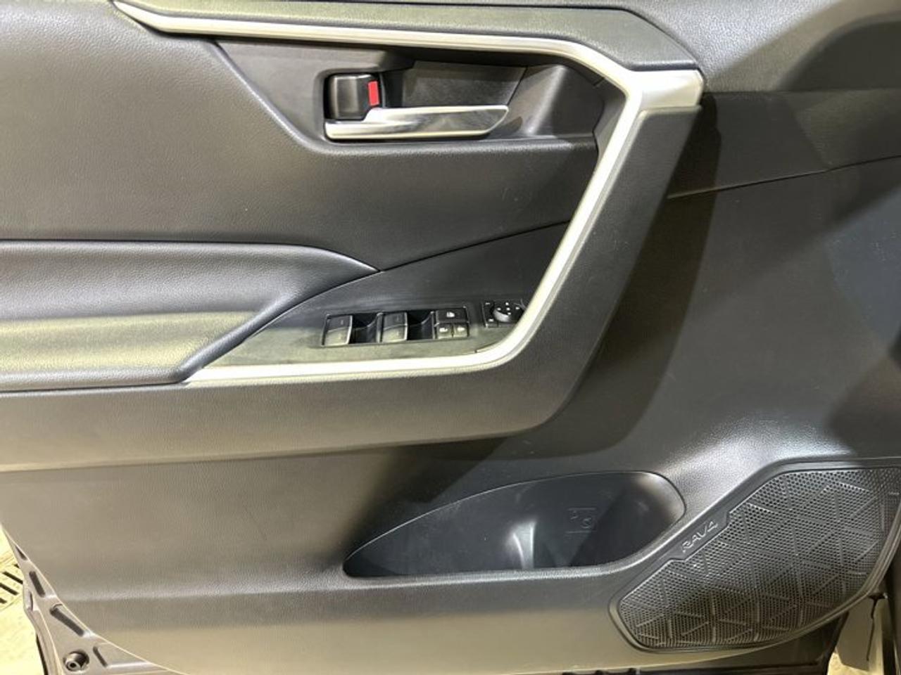 2024 Toyota RAV4 XLE Hybrid AWD Photo
