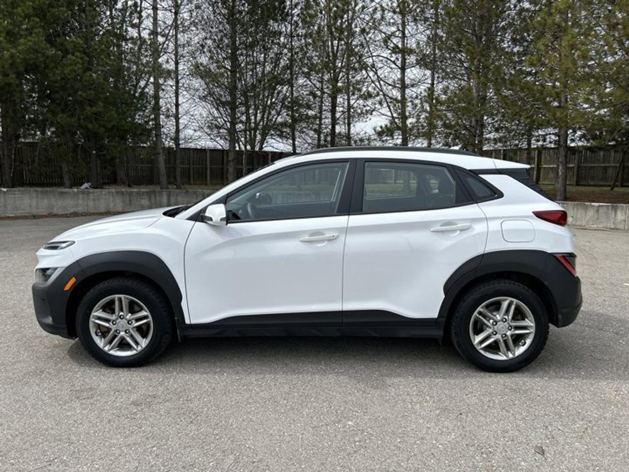 2022 Hyundai KONA Essential AWD | No accidents Photo