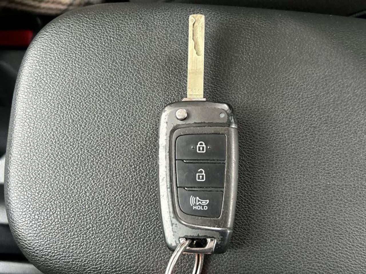 2022 Hyundai KONA Essential AWD | No accidents Photo