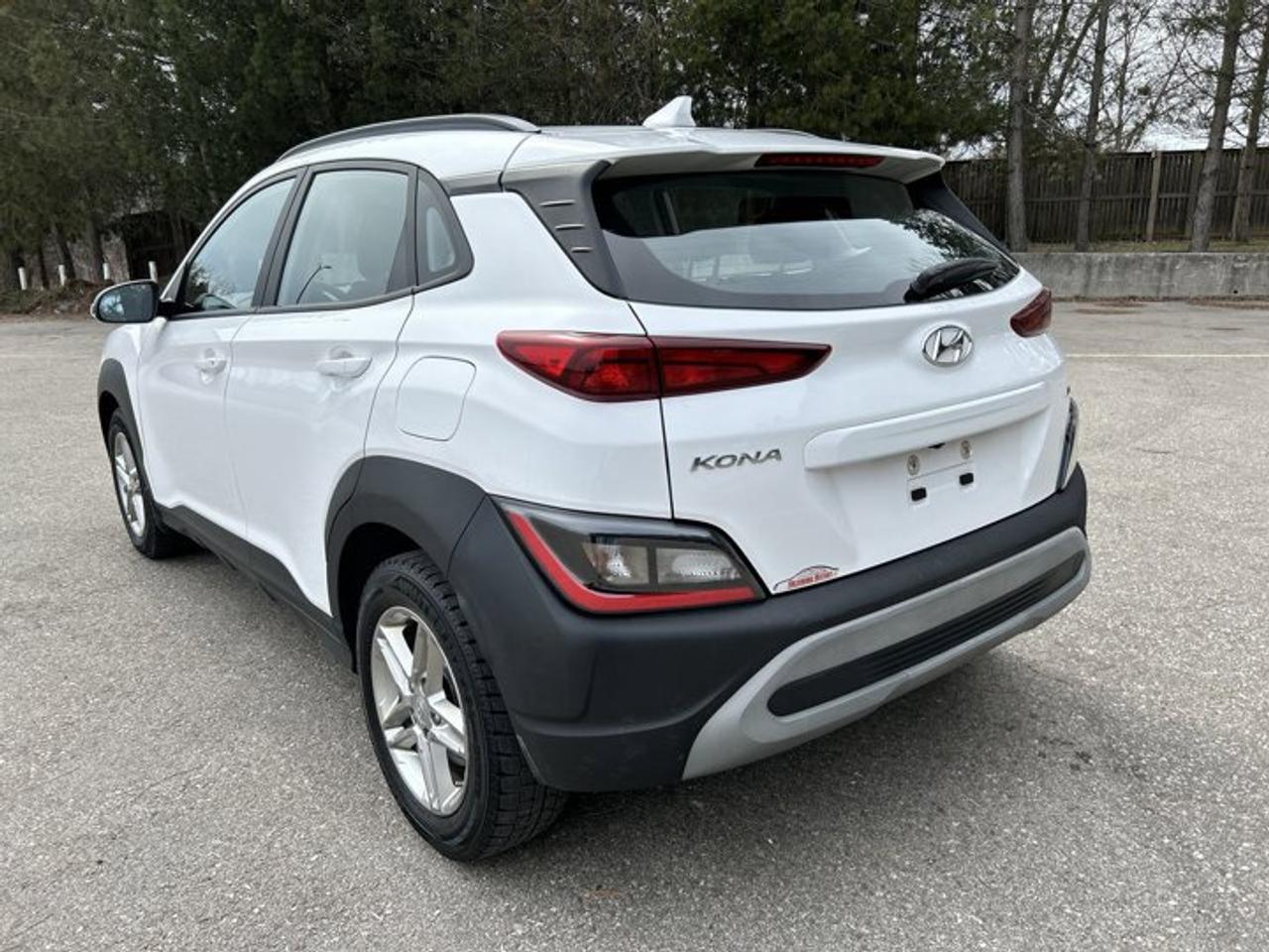 2022 Hyundai KONA Essential AWD | No accidents Photo