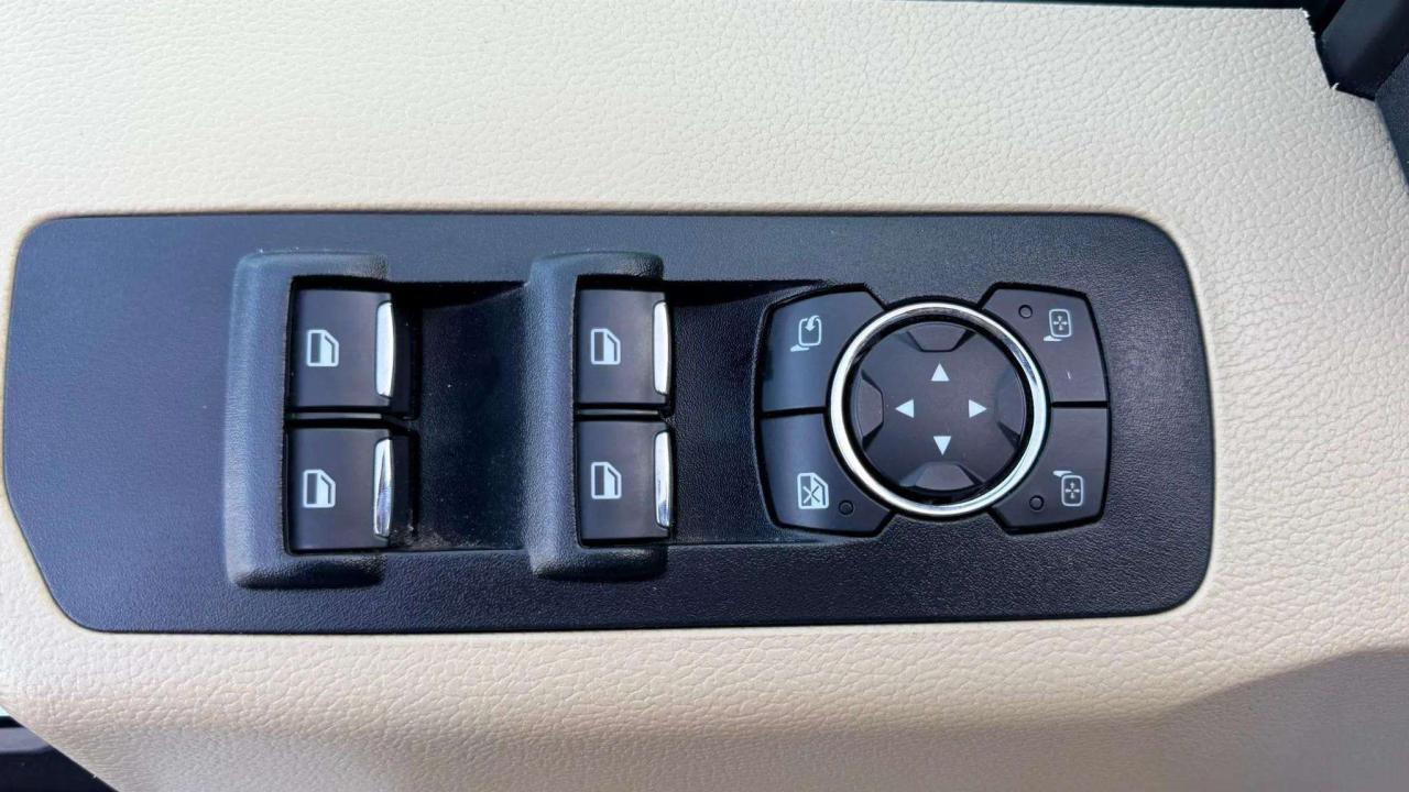 2017 Ford F-150 4WD SuperCrew 157" Lariat Photo