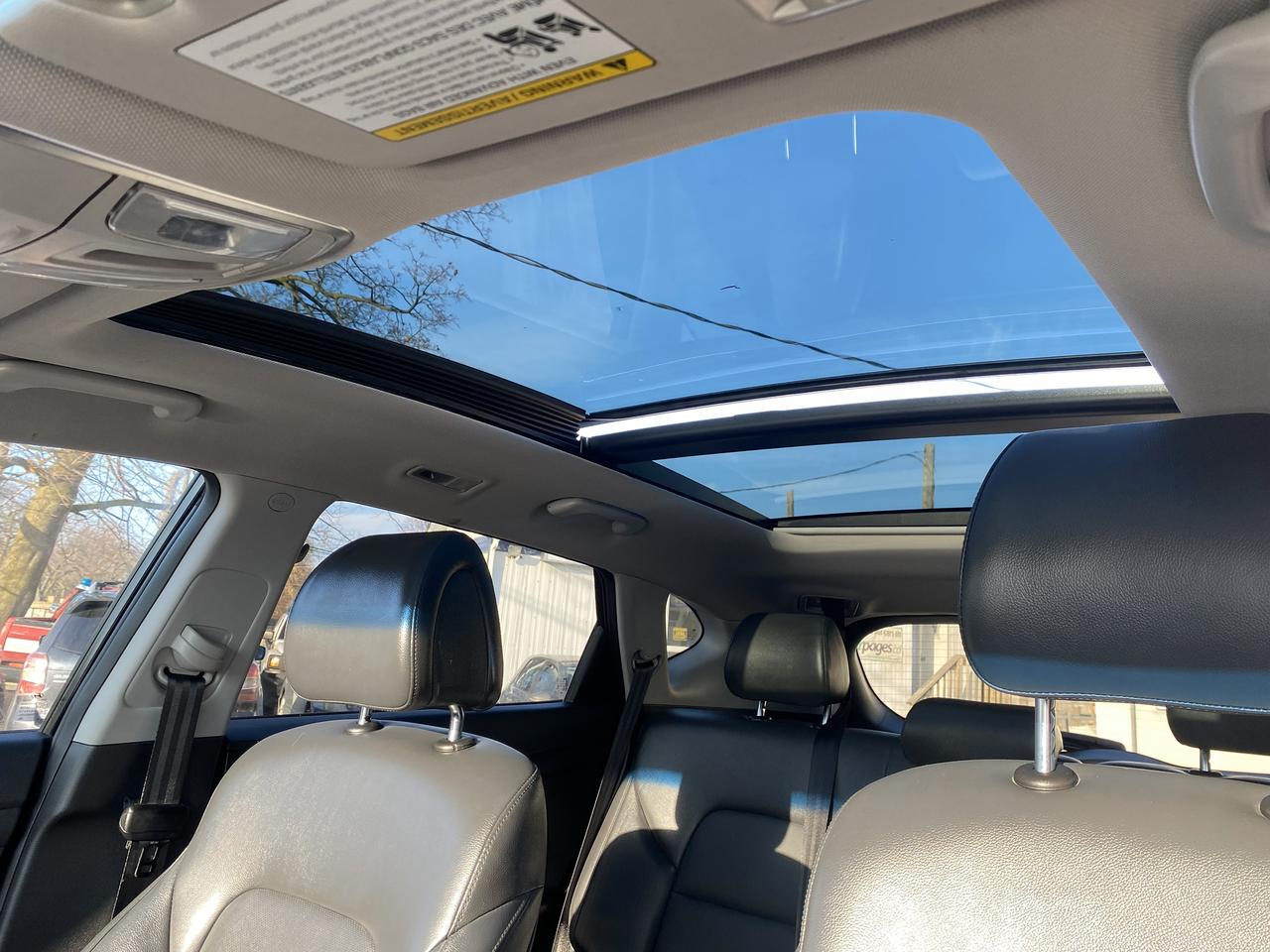 2017 Hyundai Tucson AWD/Automatic/Leather/Roof/Bckup Camera/BT Photo