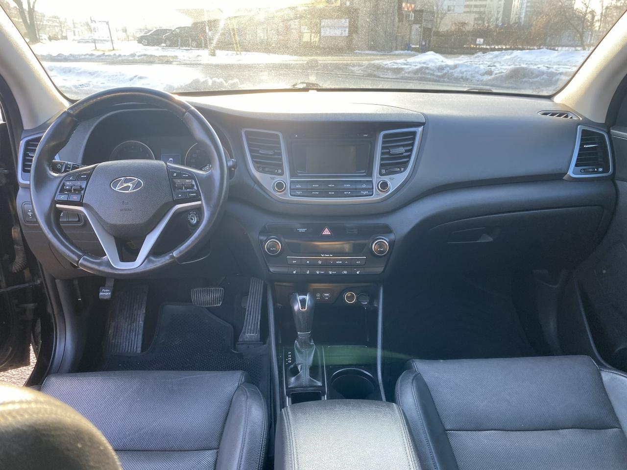 2017 Hyundai Tucson AWD/Automatic/Leather/Roof/Bckup Camera/BT Photo