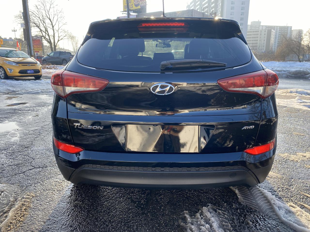 2017 Hyundai Tucson AWD/Automatic/Leather/Roof/Bckup Camera/BT Photo