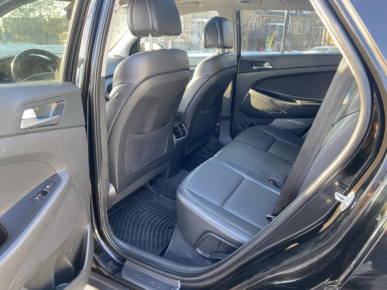 2017 Hyundai Tucson AWD/Automatic/Leather/Roof/Bckup Camera/BT Photo