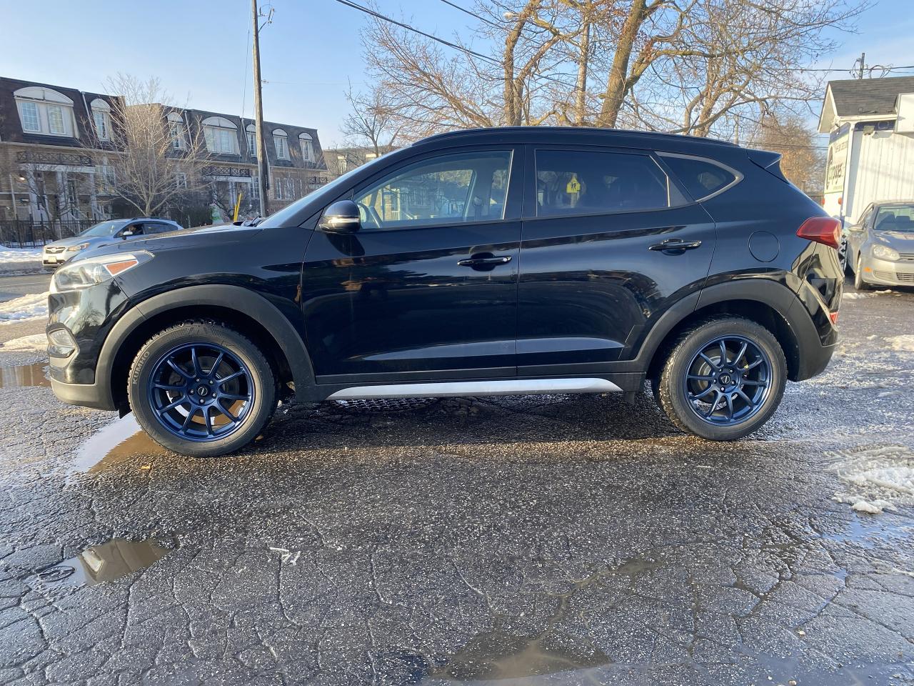 2017 Hyundai Tucson AWD/Automatic/Leather/Roof/Bckup Camera/BT Photo