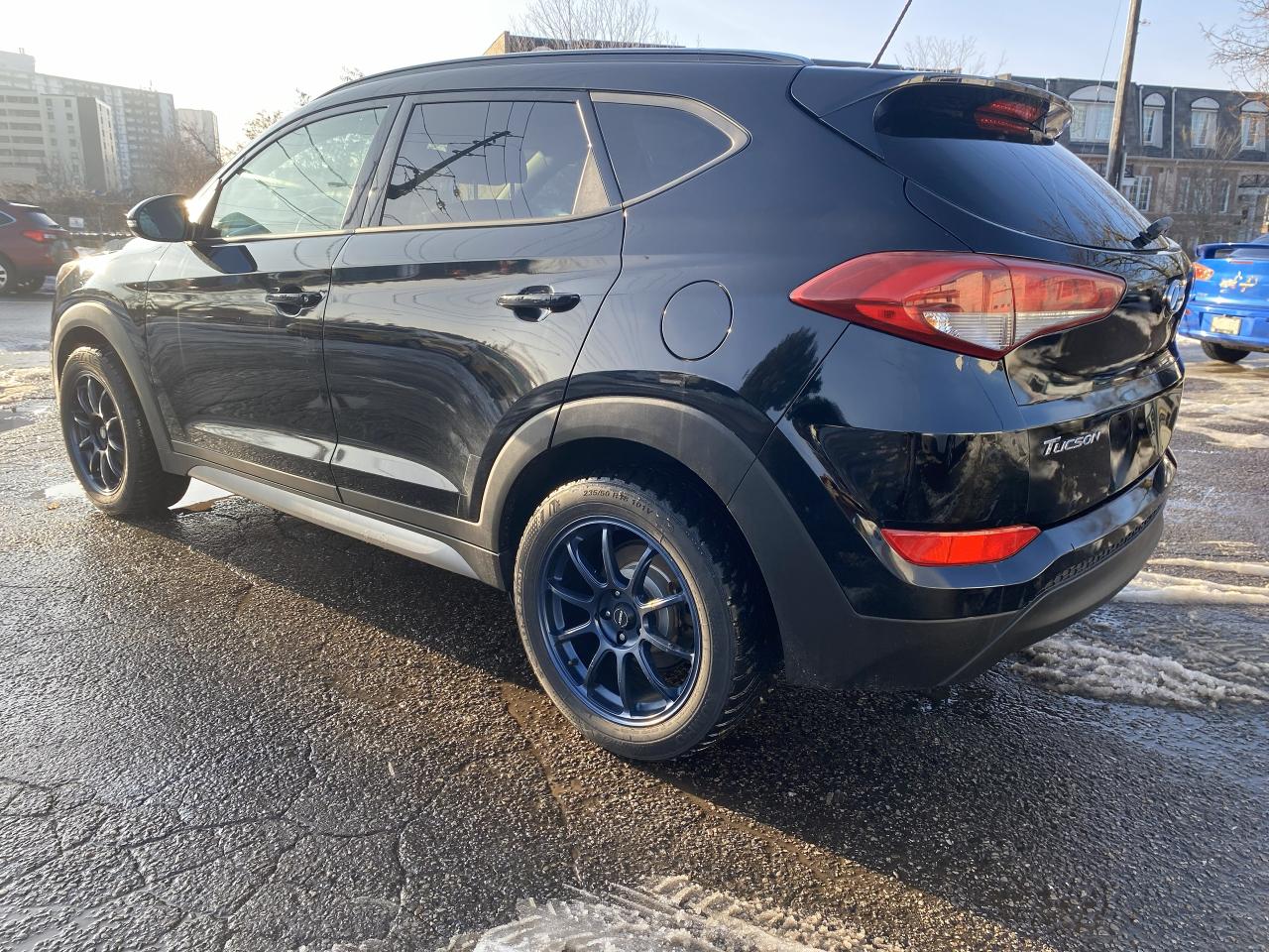2017 Hyundai Tucson AWD/Automatic/Leather/Roof/Bckup Camera/BT Photo