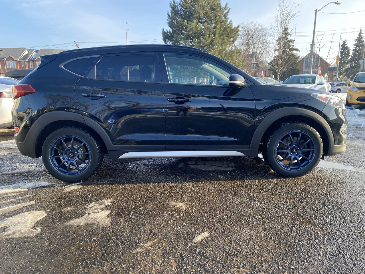 2017 Hyundai Tucson AWD/Automatic/Leather/Roof/Bckup Camera/BT Photo