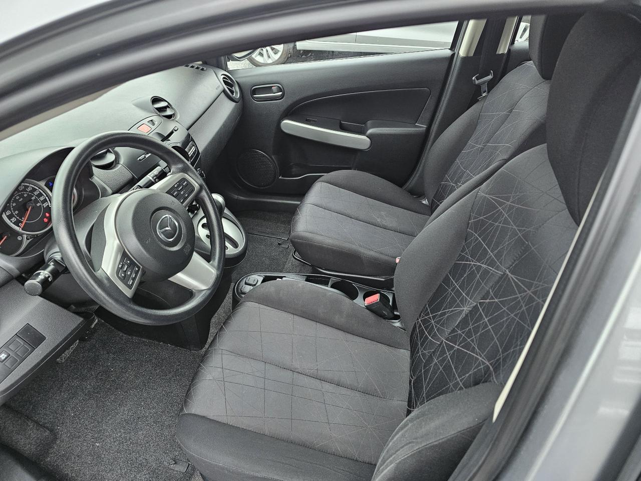 2012 Mazda MAZDA2 4dr HB Auto, POWER GROUP, A/C, ONLY 33687 KM Photo