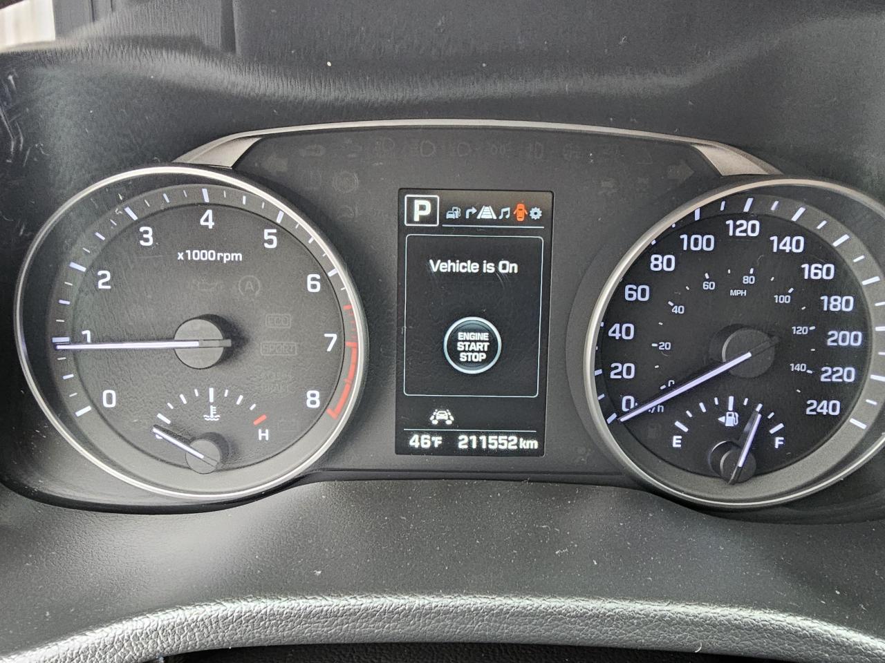 2017 Hyundai Elantra Limited Ultimate, AUTO, NAVI, BACKUP CAMERA, 211KM Photo