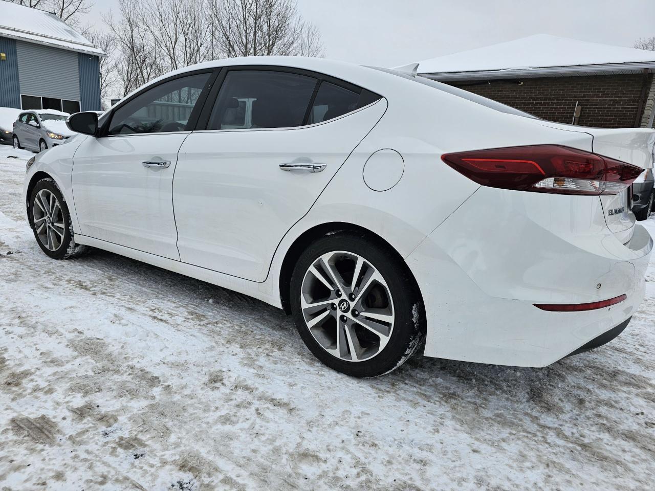 2017 Hyundai Elantra Limited Ultimate, AUTO, NAVI, BACKUP CAMERA, 211KM Photo