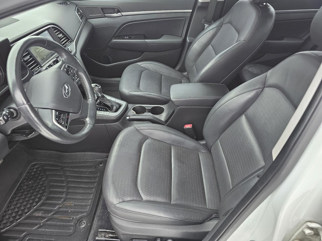 2017 Hyundai Elantra Limited Ultimate, AUTO, NAVI, BACKUP CAMERA, 211KM Photo