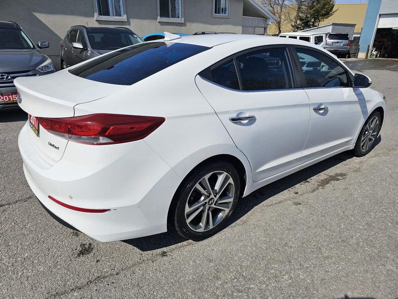 2017 Hyundai Elantra Limited Ultimate, AUTO, NAVI, BACKUP CAMERA, 211KM Photo3
