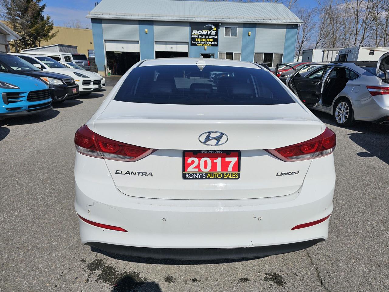 2017 Hyundai Elantra Limited Ultimate, AUTO, NAVI, BACKUP CAMERA, 211KM Photo4