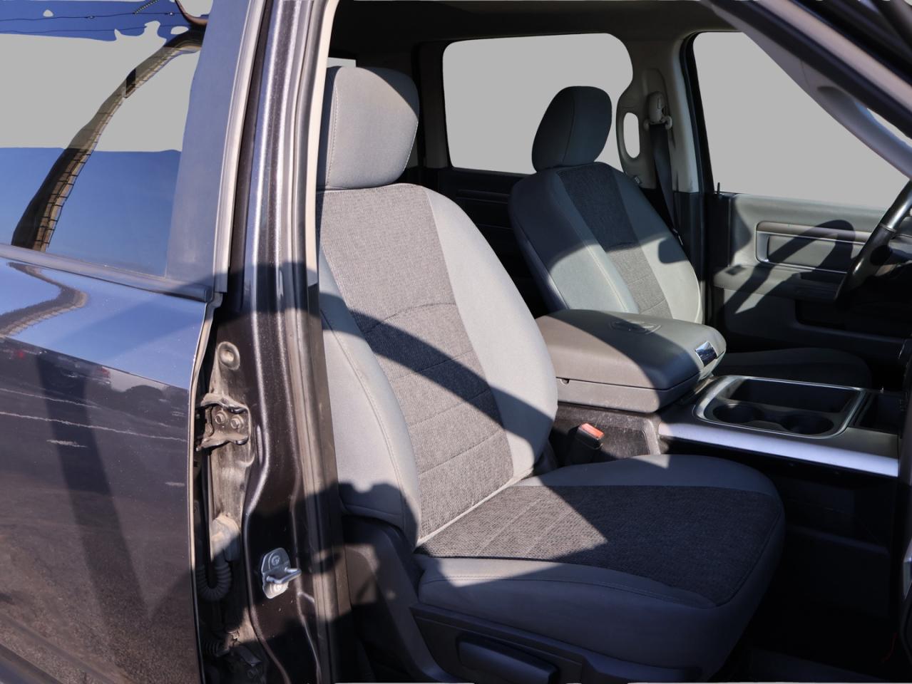 2018 RAM 2500 SLT-OFF ROAD HEMI 4WD CERTIFIED *ACCIDENT FREE*DODGE MAINTAIN**LOW KMS* CAMERA BLUETOOTH HEATED SEATS CRUISE ALLOYS Photo