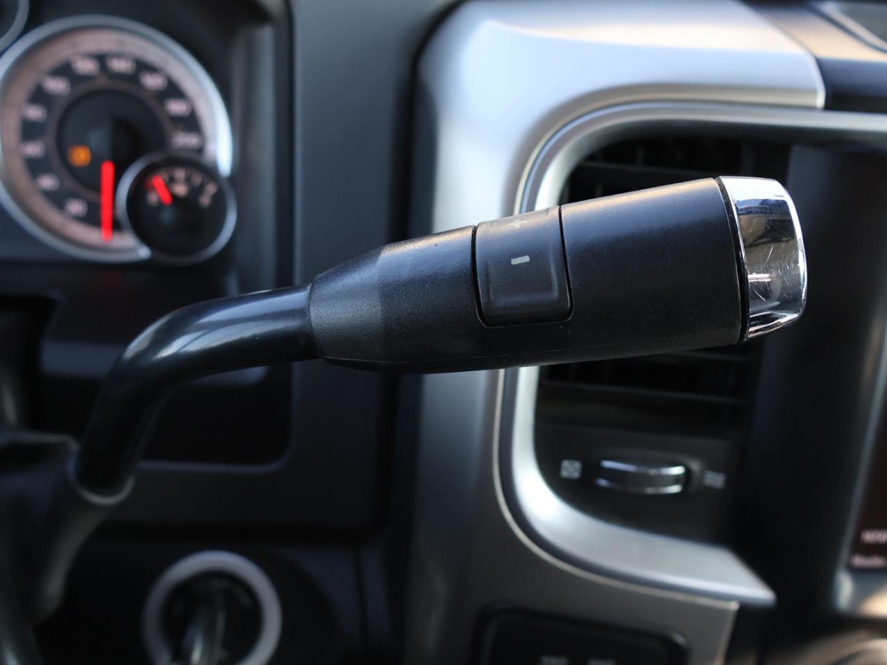 2018 RAM 2500 SLT-OFF ROAD HEMI 4WD CERTIFIED *ACCIDENT FREE*DODGE MAINTAIN**LOW KMS* CAMERA BLUETOOTH HEATED SEATS CRUISE ALLOYS Photo