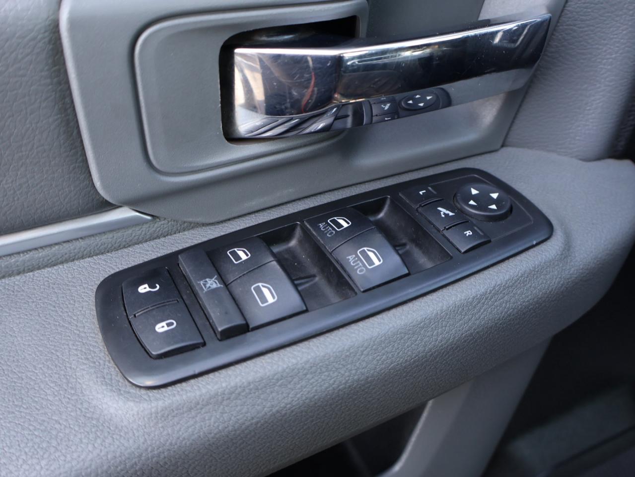 2018 RAM 2500 SLT-OFF ROAD HEMI 4WD CERTIFIED *ACCIDENT FREE*DODGE MAINTAIN**LOW KMS* CAMERA BLUETOOTH HEATED SEATS CRUISE ALLOYS Photo