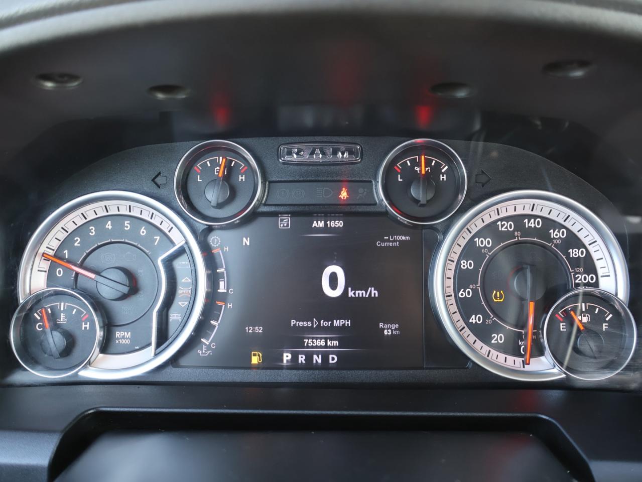 2018 RAM 2500 SLT-OFF ROAD HEMI 4WD CERTIFIED *ACCIDENT FREE*DODGE MAINTAIN**LOW KMS* CAMERA BLUETOOTH HEATED SEATS CRUISE ALLOYS Photo