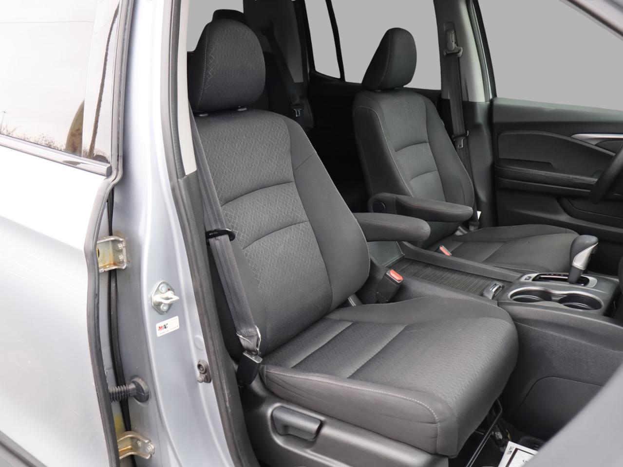 2017 Honda Ridgeline SPORT AWD CETRTIFIED *HONDA MAINTAIN* CAMERA BLUETOOTH HEATED SEATS SUNROOF CRUISE ALLOYS Photo