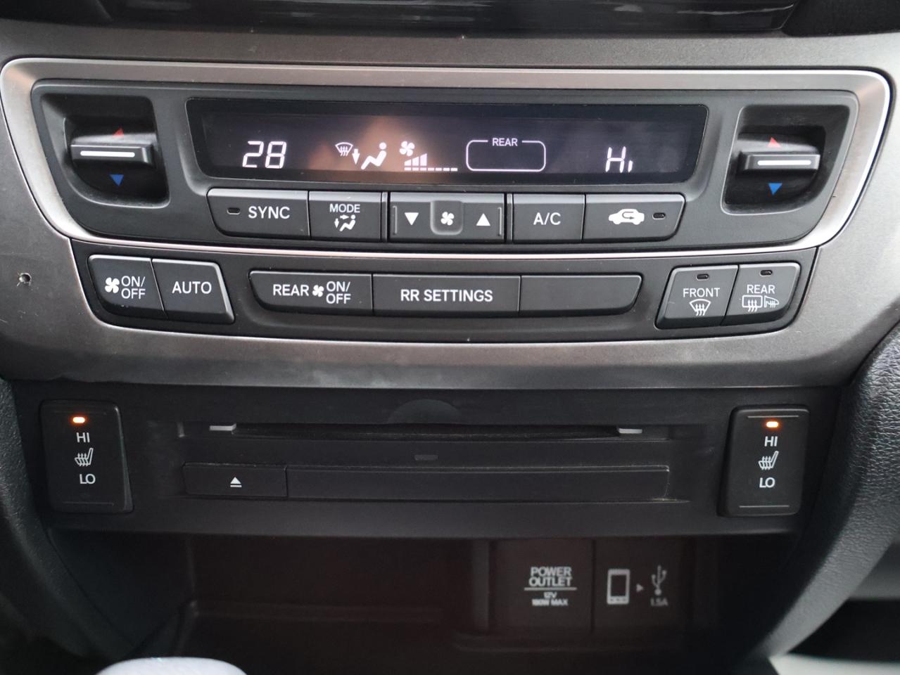 2017 Honda Ridgeline SPORT AWD CETRTIFIED *HONDA MAINTAIN* CAMERA BLUETOOTH HEATED SEATS SUNROOF CRUISE ALLOYS Photo