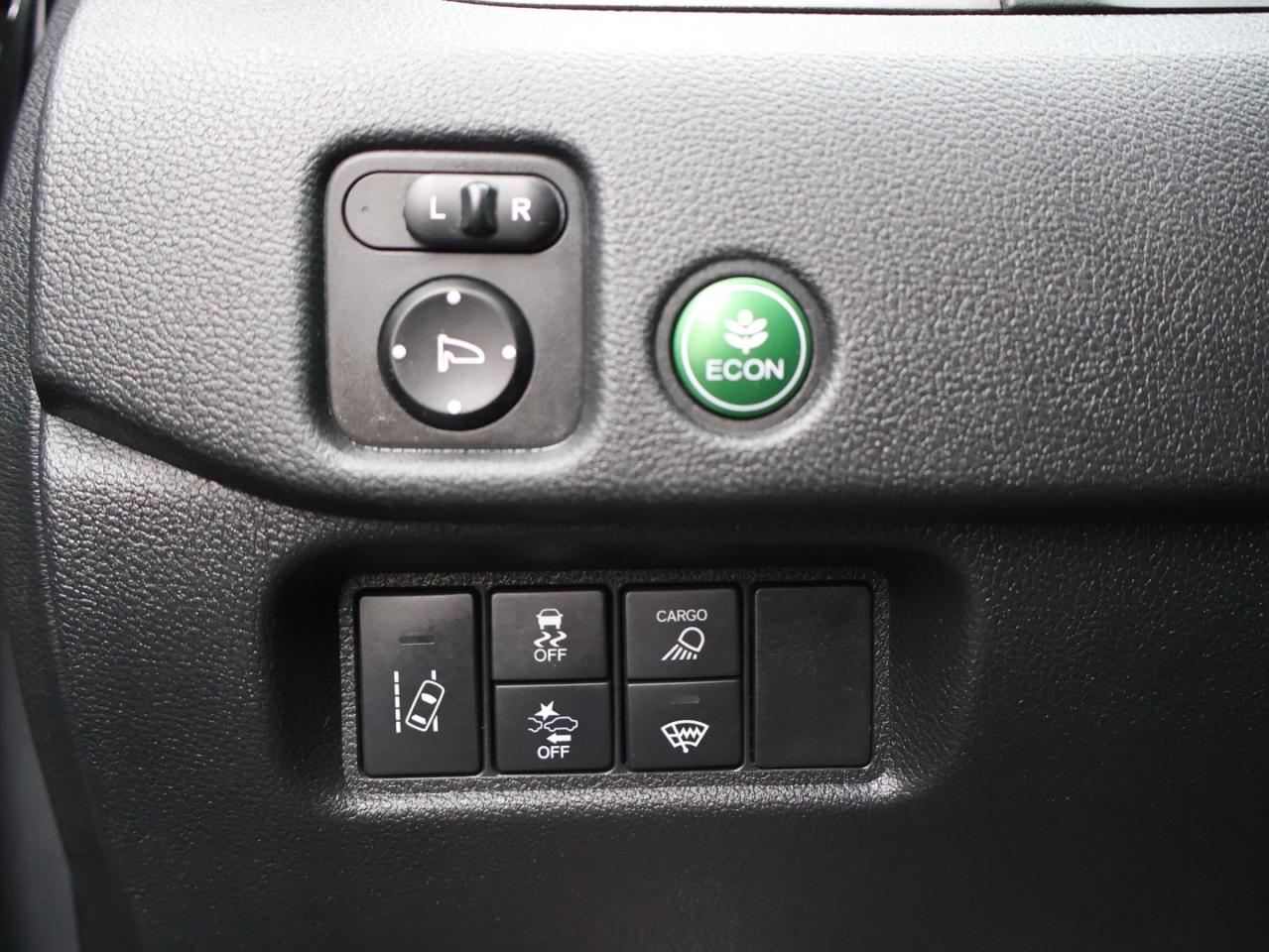 2017 Honda Ridgeline SPORT AWD CETRTIFIED *HONDA MAINTAIN* CAMERA BLUETOOTH HEATED SEATS SUNROOF CRUISE ALLOYS Photo