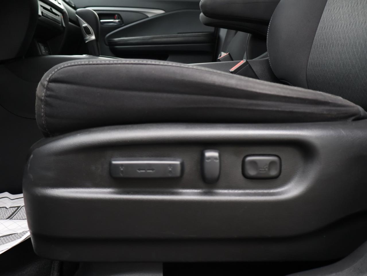 2017 Honda Ridgeline SPORT AWD CETRTIFIED *HONDA MAINTAIN* CAMERA BLUETOOTH HEATED SEATS SUNROOF CRUISE ALLOYS Photo