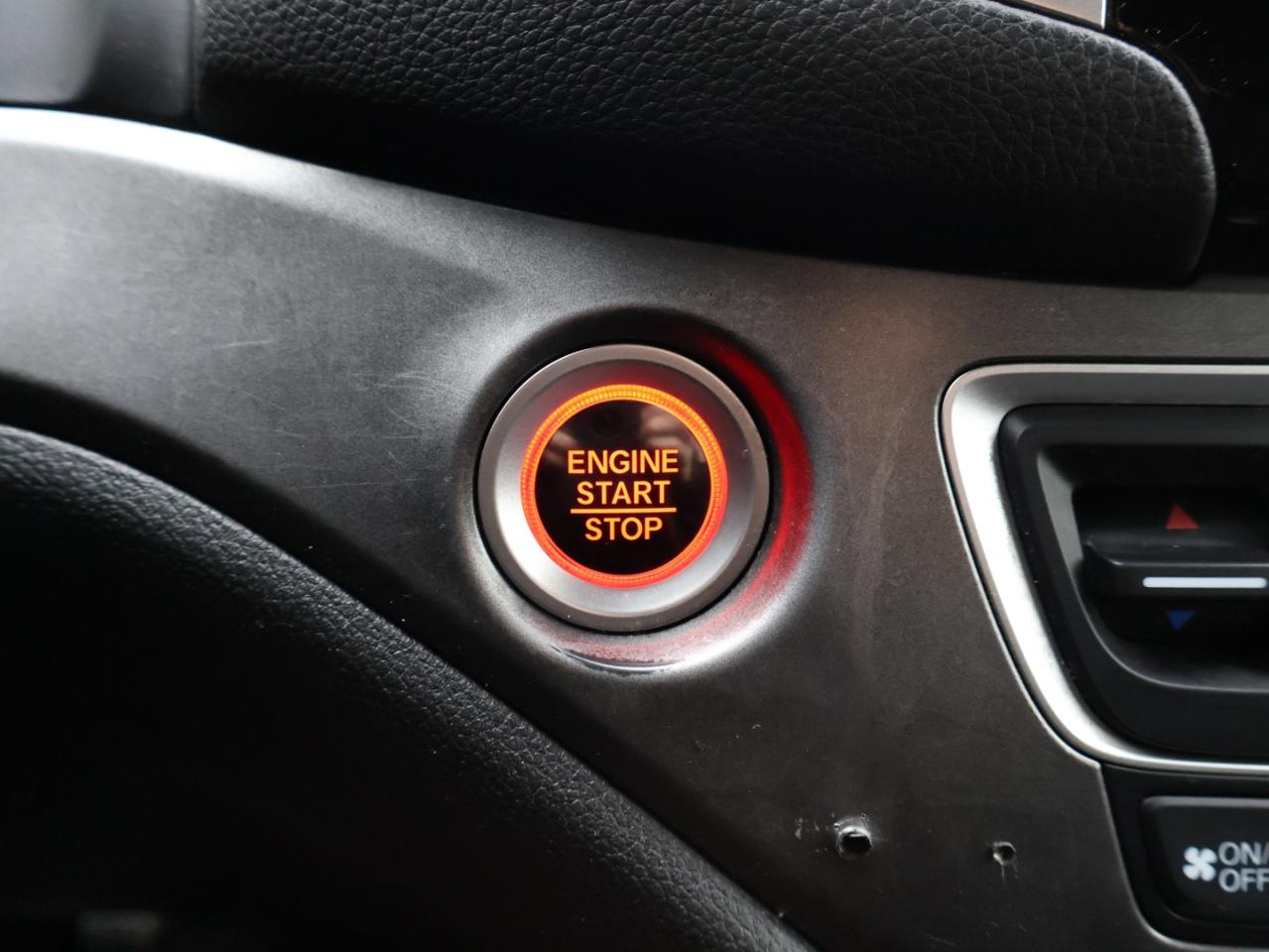 2017 Honda Ridgeline SPORT AWD CETRTIFIED *HONDA MAINTAIN* CAMERA BLUETOOTH HEATED SEATS SUNROOF CRUISE ALLOYS Photo