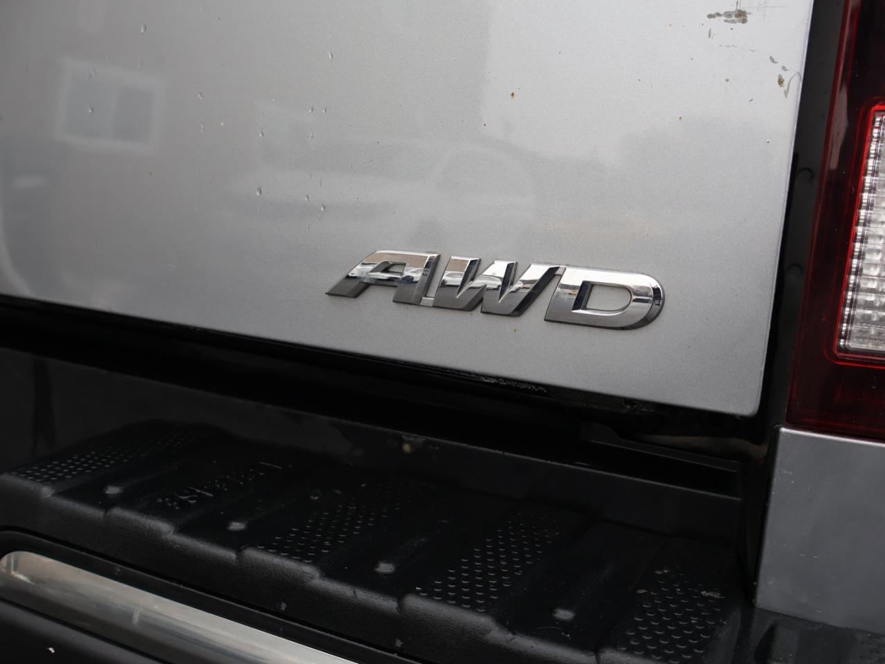 2017 Honda Ridgeline SPORT AWD CETRTIFIED *HONDA MAINTAIN* CAMERA BLUETOOTH HEATED SEATS SUNROOF CRUISE ALLOYS Photo