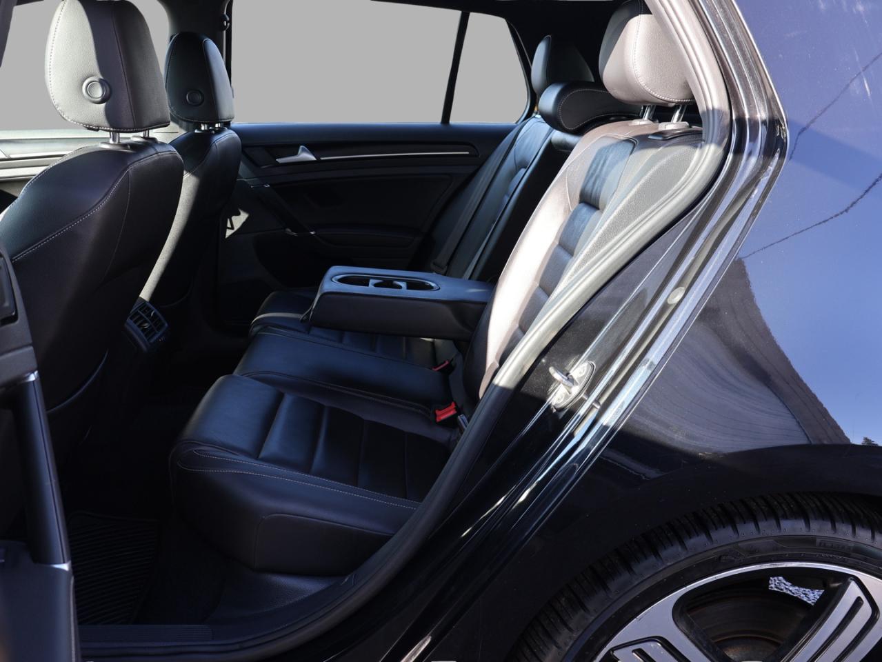 2016 Volkswagen Golf R DSG AWD CERTIFIED CAMERA *LOW KMS* BLUETOOTH LEATHER HEATED SEATS CRUISE ALLOYS Photo