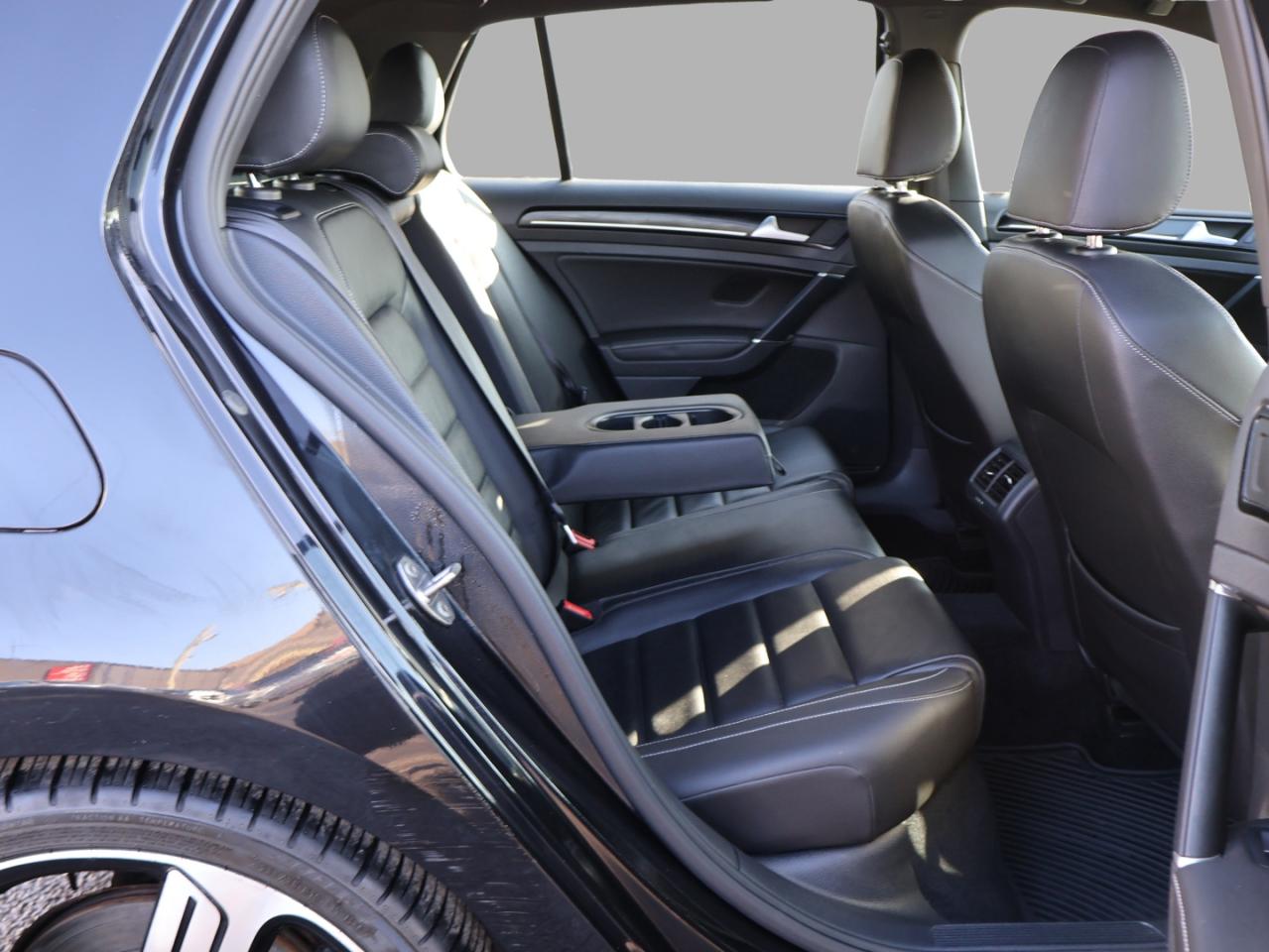 2016 Volkswagen Golf R DSG AWD CERTIFIED CAMERA *LOW KMS* BLUETOOTH LEATHER HEATED SEATS CRUISE ALLOYS Photo