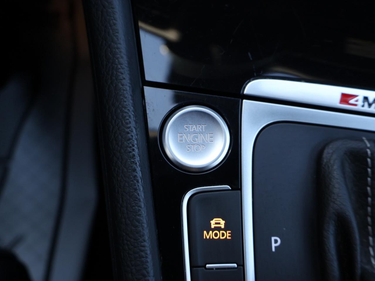 2016 Volkswagen Golf R DSG AWD CERTIFIED CAMERA *LOW KMS* BLUETOOTH LEATHER HEATED SEATS CRUISE ALLOYS Photo