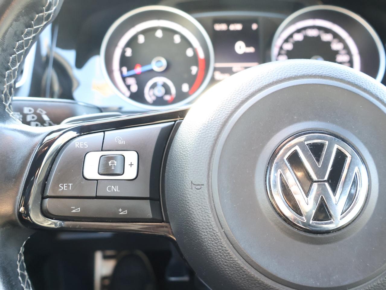 2016 Volkswagen Golf R DSG AWD CERTIFIED CAMERA *LOW KMS* BLUETOOTH LEATHER HEATED SEATS CRUISE ALLOYS Photo