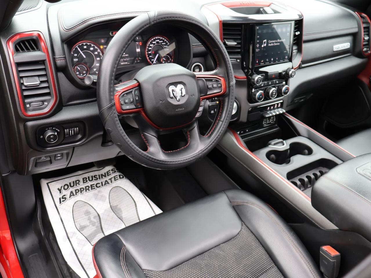 2019 RAM 1500 REBEL HEMI 4WD CERTIFIED *1 OWNER*ACCIDENT FREE* CAMERA NAV BLUETOOTH LEATHER HEATED SEATS SUNROOF CRUISE ALLOYS Photo