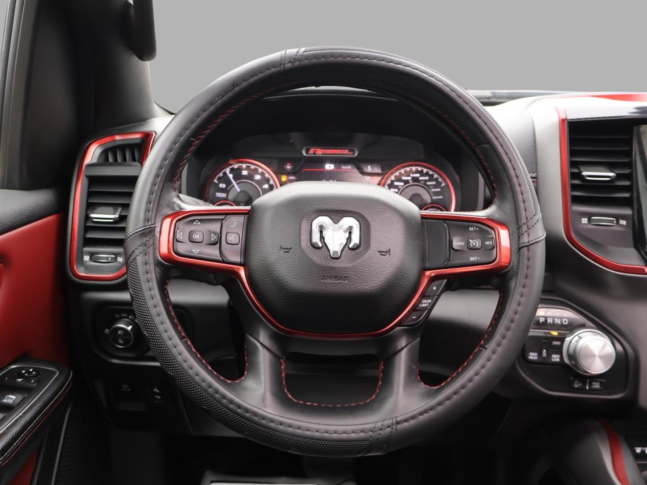 2019 RAM 1500 REBEL HEMI 4WD CERTIFIED *1 OWNER*ACCIDENT FREE* CAMERA NAV BLUETOOTH LEATHER HEATED SEATS SUNROOF CRUISE ALLOYS Photo