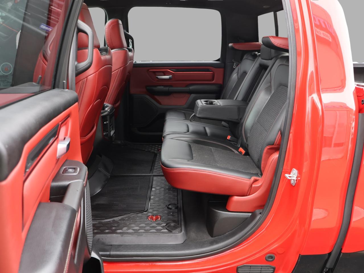 2019 RAM 1500 REBEL HEMI 4WD CERTIFIED *1 OWNER*ACCIDENT FREE* CAMERA NAV BLUETOOTH LEATHER HEATED SEATS SUNROOF CRUISE ALLOYS Photo