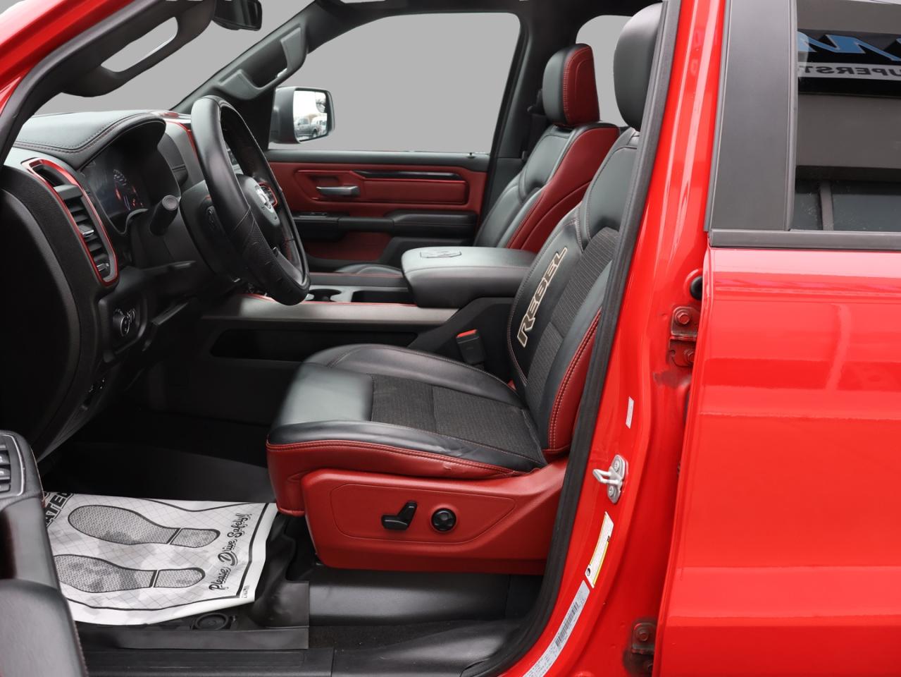 2019 RAM 1500 REBEL HEMI 4WD CERTIFIED *1 OWNER*ACCIDENT FREE* CAMERA NAV BLUETOOTH LEATHER HEATED SEATS SUNROOF CRUISE ALLOYS Photo