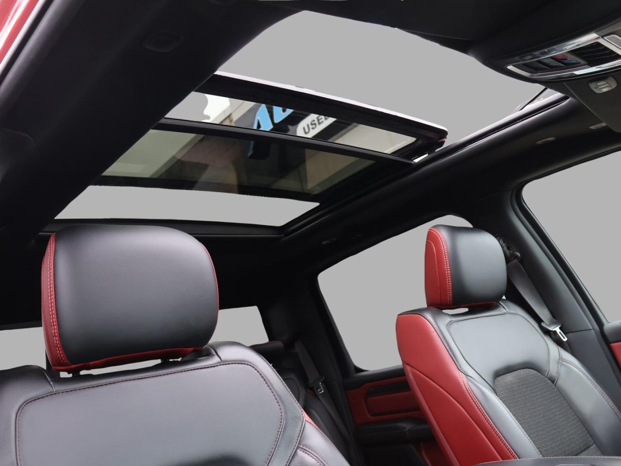 2019 RAM 1500 REBEL HEMI 4WD CERTIFIED *1 OWNER*ACCIDENT FREE* CAMERA NAV BLUETOOTH LEATHER HEATED SEATS SUNROOF CRUISE ALLOYS Photo