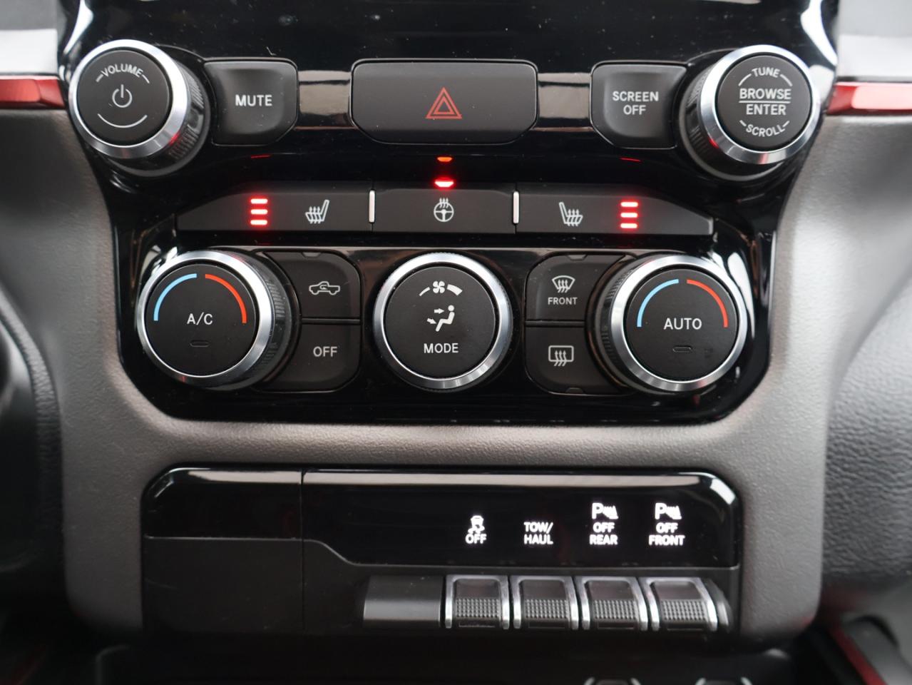 2019 RAM 1500 REBEL HEMI 4WD CERTIFIED *1 OWNER*ACCIDENT FREE* CAMERA NAV BLUETOOTH LEATHER HEATED SEATS SUNROOF CRUISE ALLOYS Photo