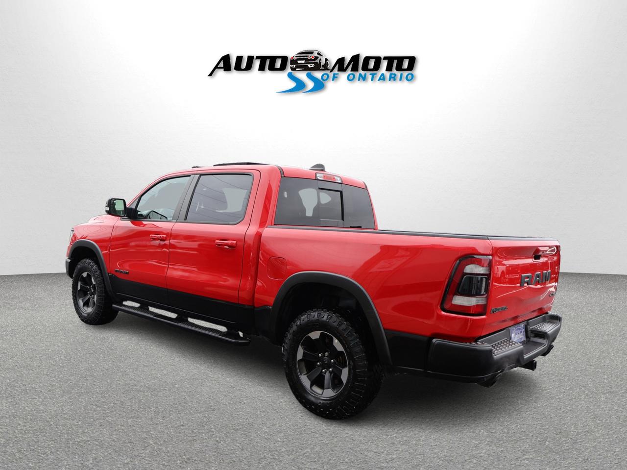 2019 RAM 1500 REBEL HEMI 4WD CERTIFIED *1 OWNER*ACCIDENT FREE* CAMERA NAV BLUETOOTH LEATHER HEATED SEATS SUNROOF CRUISE ALLOYS Photo