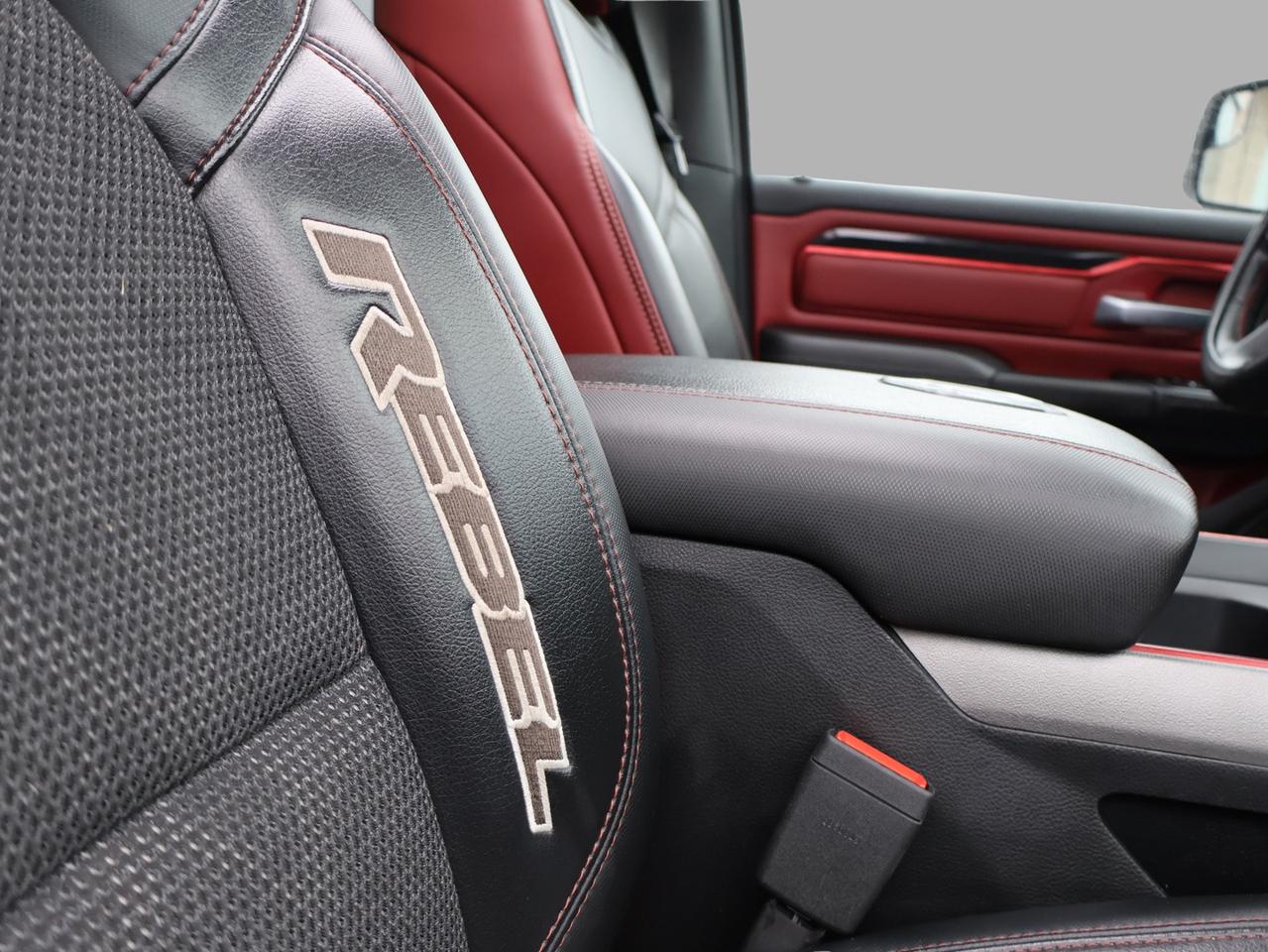 2019 RAM 1500 REBEL HEMI 4WD CERTIFIED *1 OWNER*ACCIDENT FREE* CAMERA NAV BLUETOOTH LEATHER HEATED SEATS SUNROOF CRUISE ALLOYS Photo