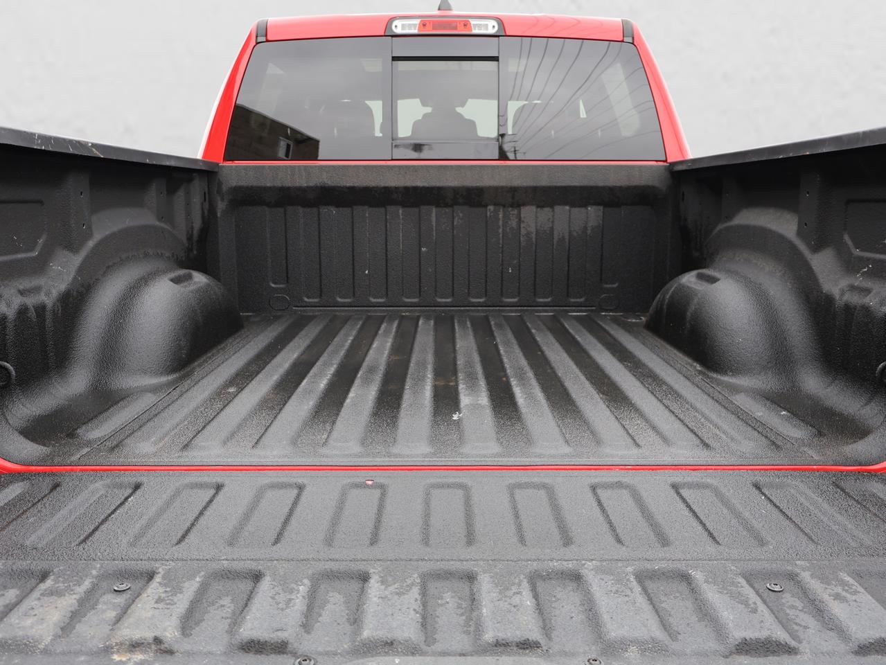 2019 RAM 1500 REBEL HEMI 4WD CERTIFIED *1 OWNER*ACCIDENT FREE* CAMERA NAV BLUETOOTH LEATHER HEATED SEATS SUNROOF CRUISE ALLOYS Photo