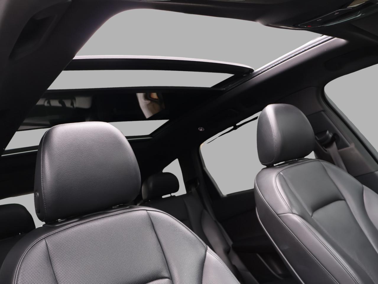 2019 Audi Q7 V6 TECHNIK S-LINE AWD CERTIFIED *ACCIDENT FREE*AUDI MAINTAIN* CAMERA NAV BLUETOOTH LEATHER HEATED SEATS PANO ROOF CRUISE ALLOYS Photo