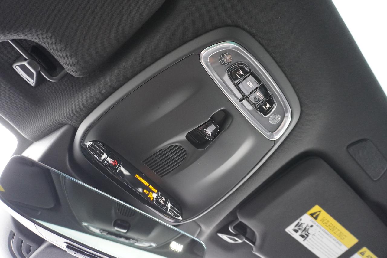 2019 Volvo S90 INSCRIPTION/ T6 AWD/ BLACK ON BLACK BEAUTY/ LOADED Photo