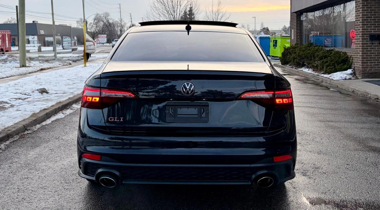 2023 Volkswagen Jetta GLI  Photo3
