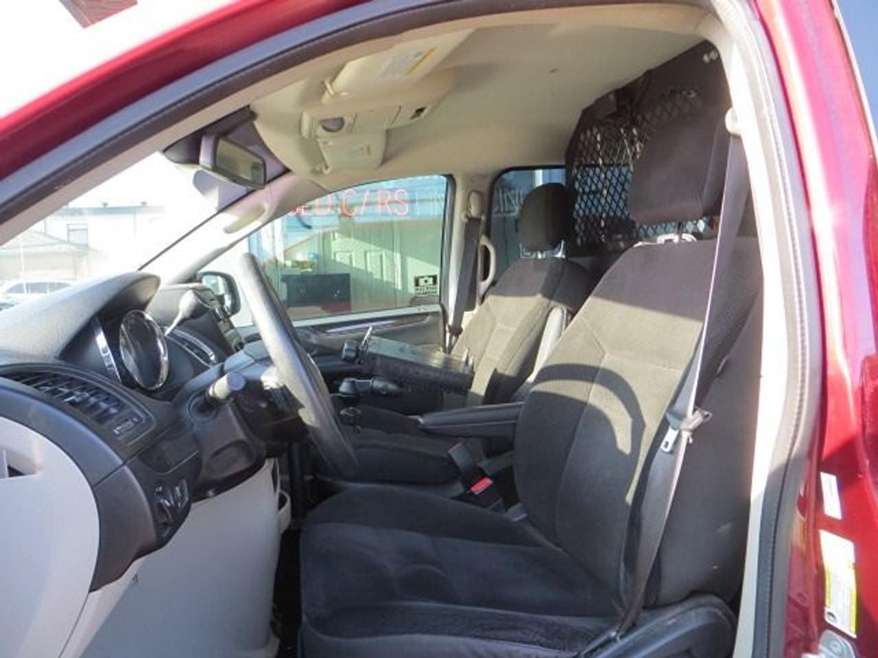 2019 Dodge Grand Caravan CERTIFIED, CARGO, LADDER RACKS, PWR INVERTER,RACKS Photo