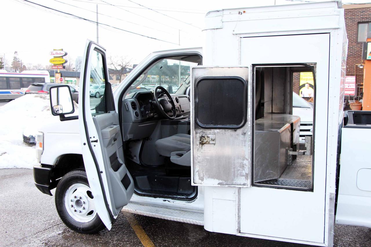 2011 Ford Econoline Base Photo