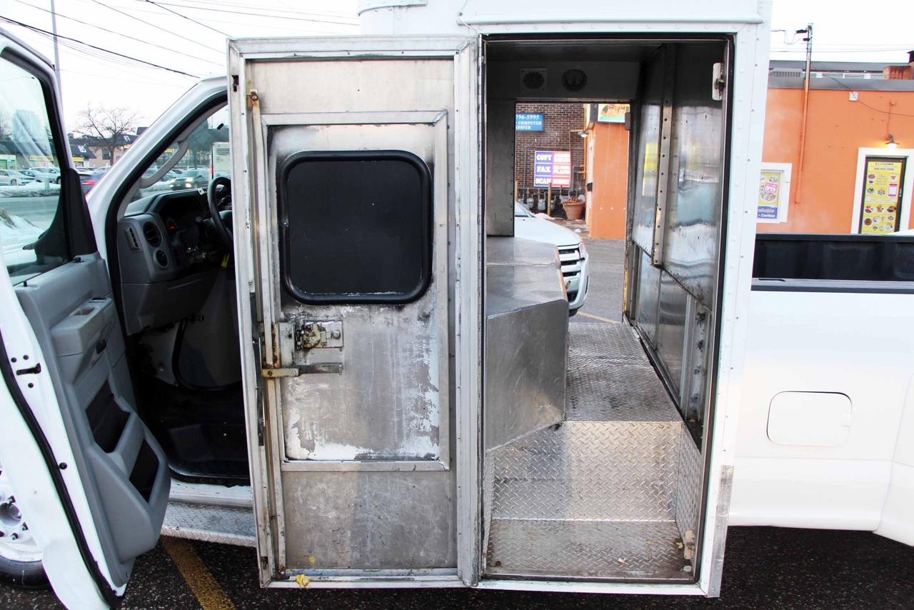 2011 Ford Econoline Base Photo
